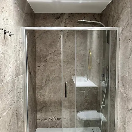 Angel Wings Premium לובליאנה